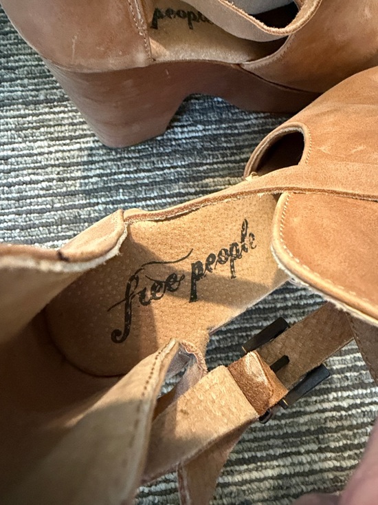 Free People Cedar Clogs Size 38 - Picture 5 of 9